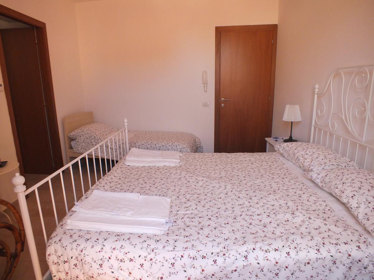Il Torrione Panzió Iesi Kültér fotó