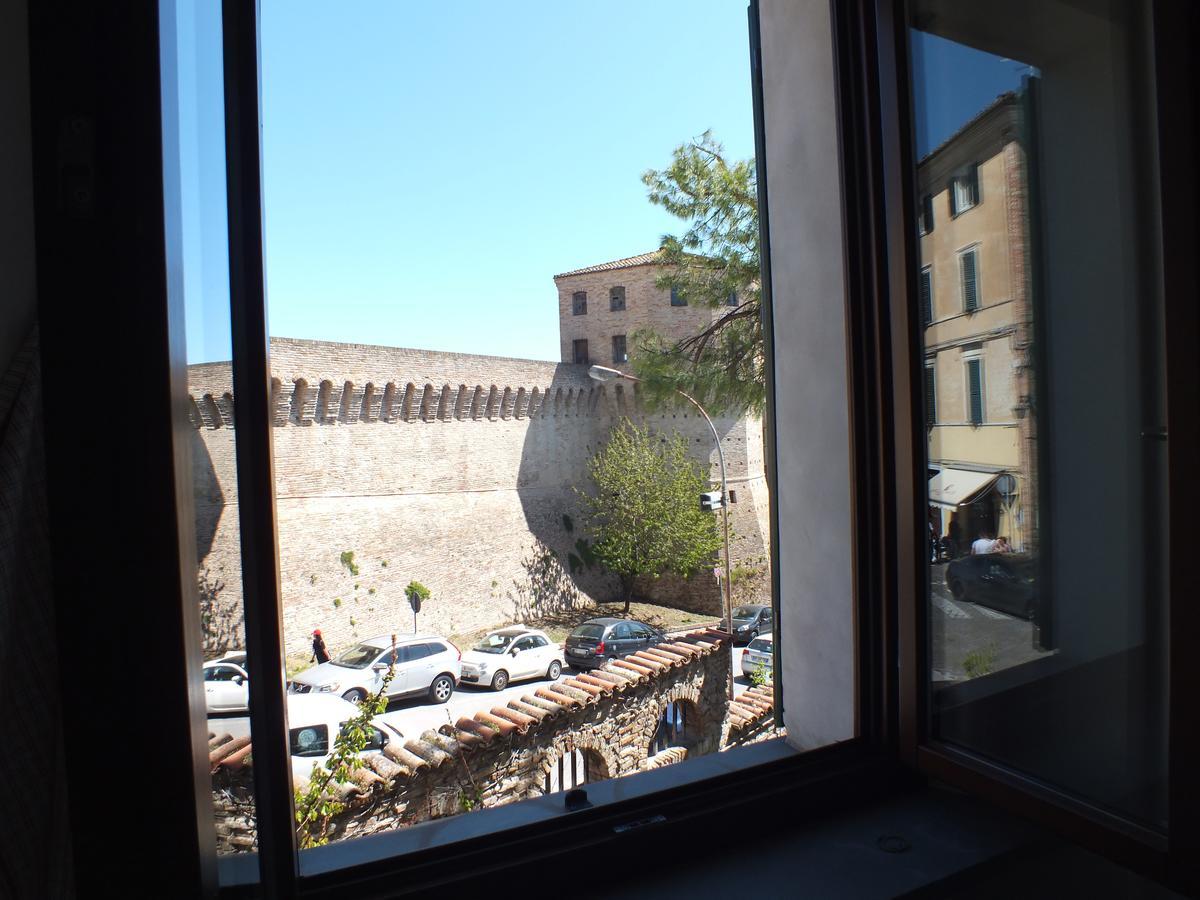 Il Torrione Panzió Iesi Kültér fotó