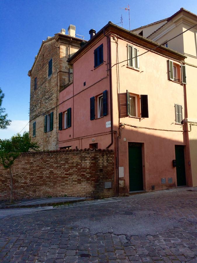Il Torrione Panzió Iesi Kültér fotó